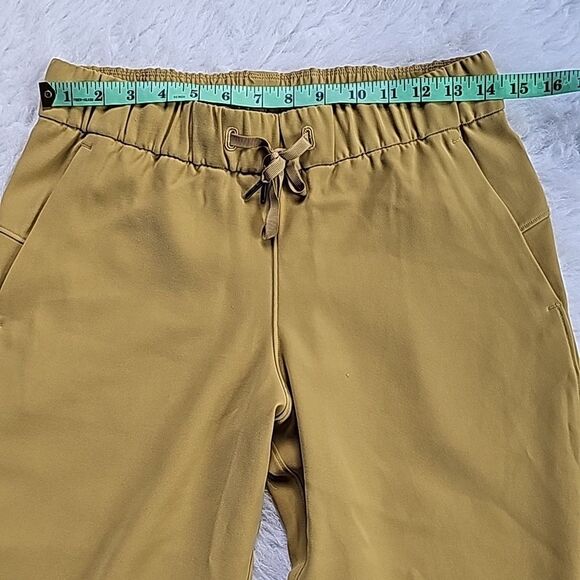 Lululemon On the Fly Crop Pants *Woven 23" Vintage Gold Yellow Mustard Size 6 - Picture 10 of 12